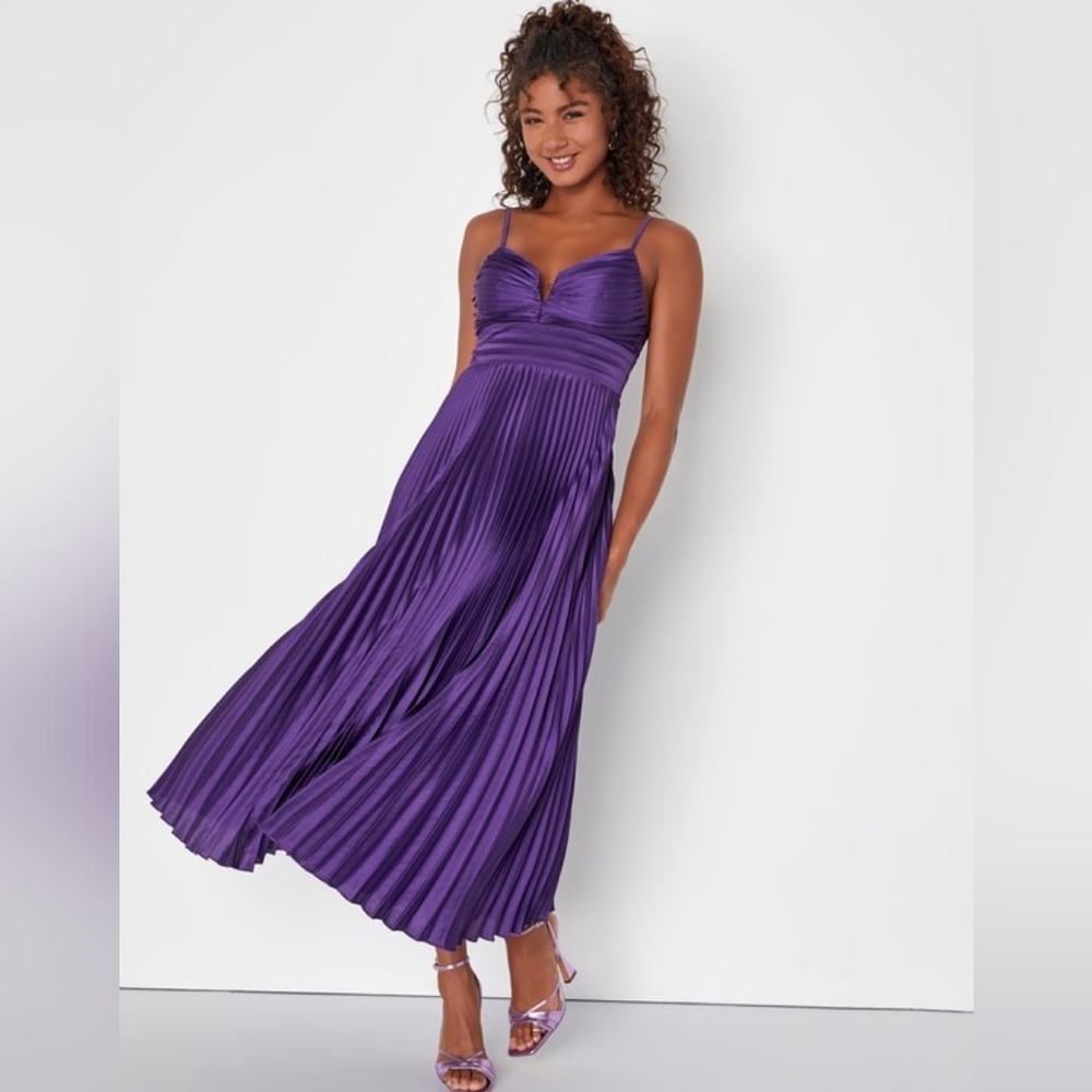 Lulu's Purple Pleated Midi Dress